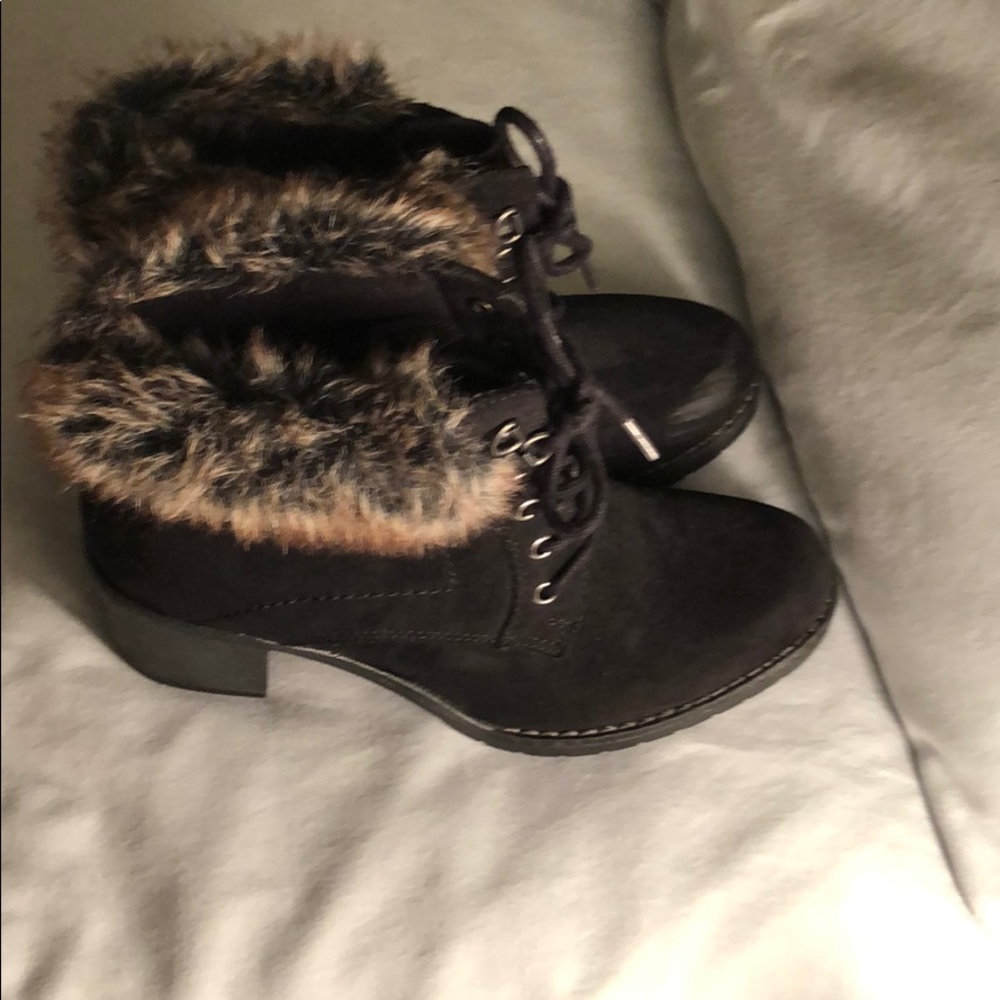 Black furry ankle heeled boot